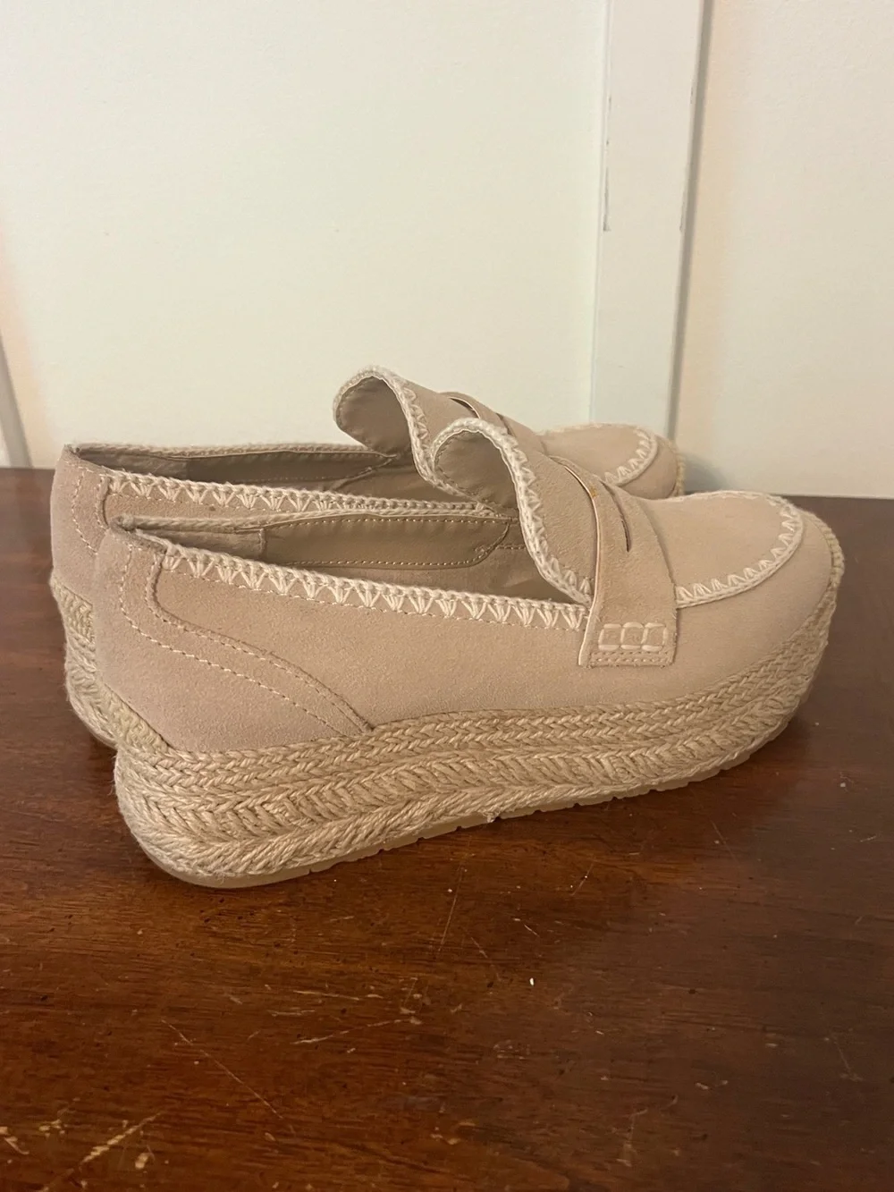 Dolce Vita Beige Suede Espadrille Platform Loafer size 8.5